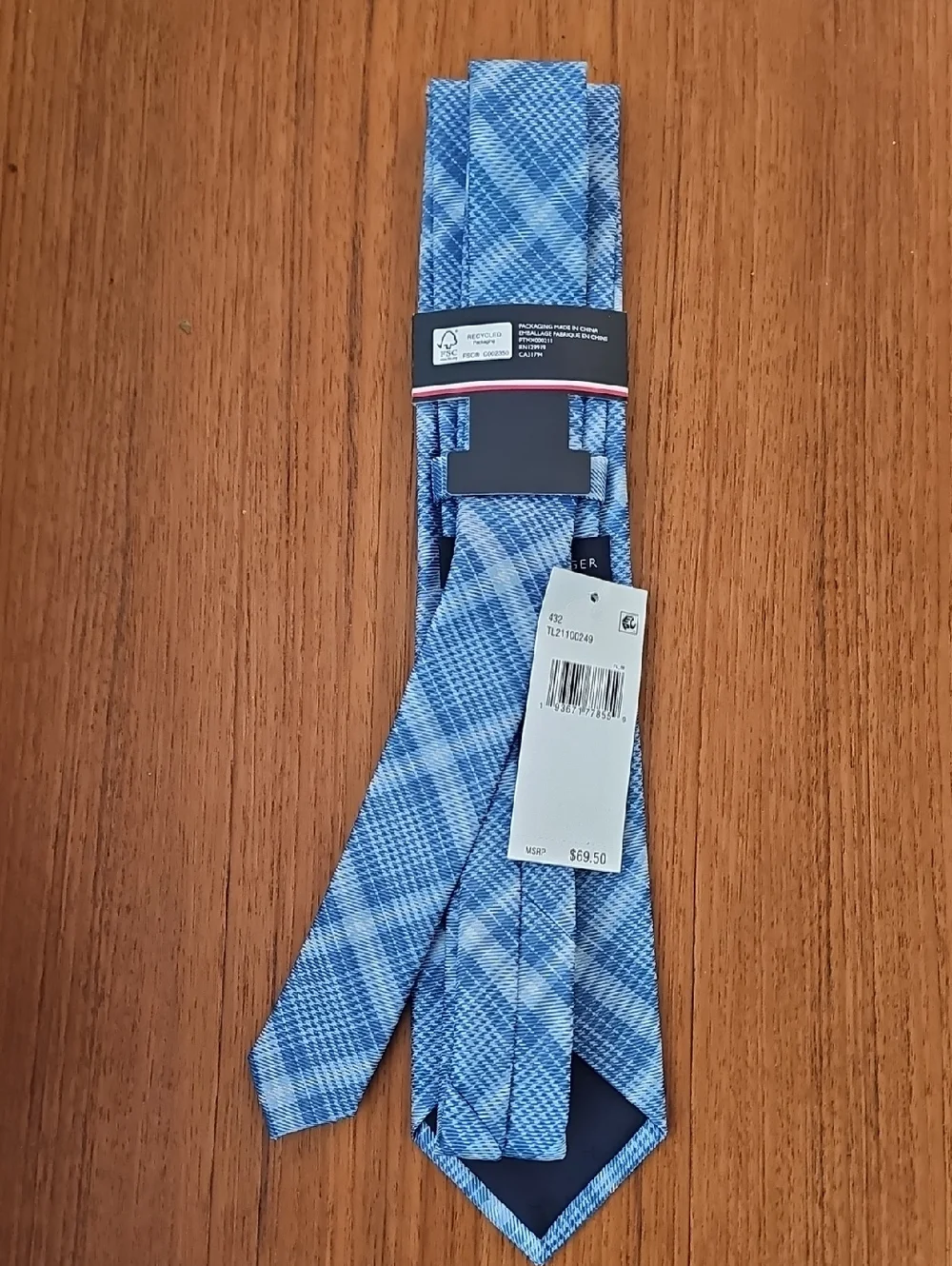 **NWT** Shades Of Blue Tommy Hilfiger Tie